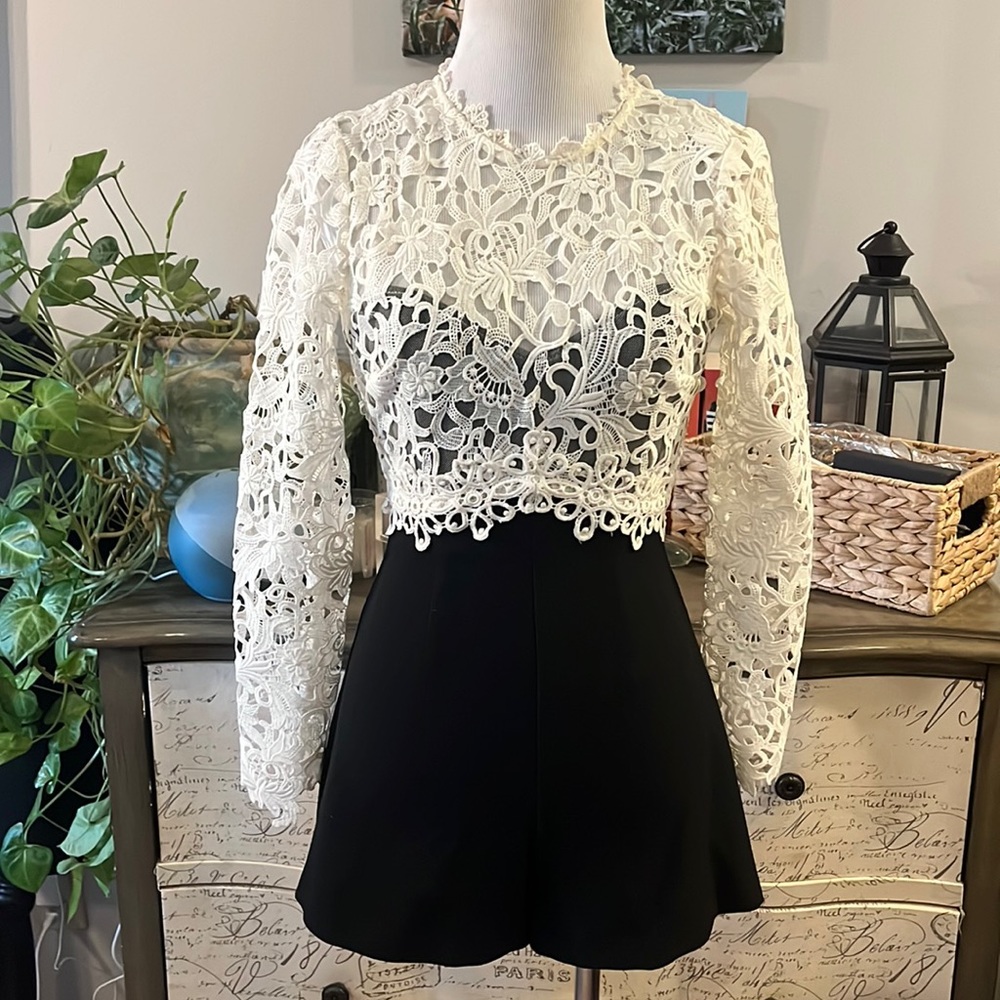 TOPSHOP LACE BODICE OPEN BACK ROMPER CREAMY WHITE BLACK SIZE 0 NEW WITH TAGS